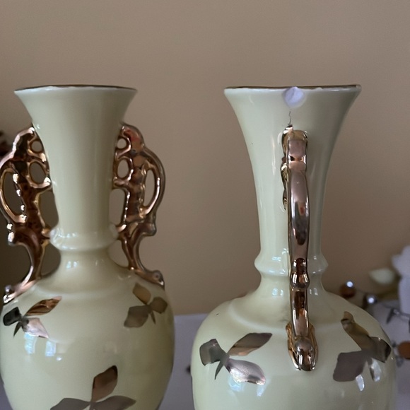 Two matching Vintage Le Pere Pottery yellow bud vases with gold luster details. - Picture 6 of 6